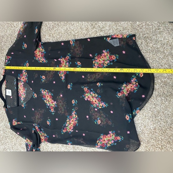 Cabi Boho Floral Peasant V-Neck Sheer Summer Vacation Peasant Top size Medium - Picture 5 of 10